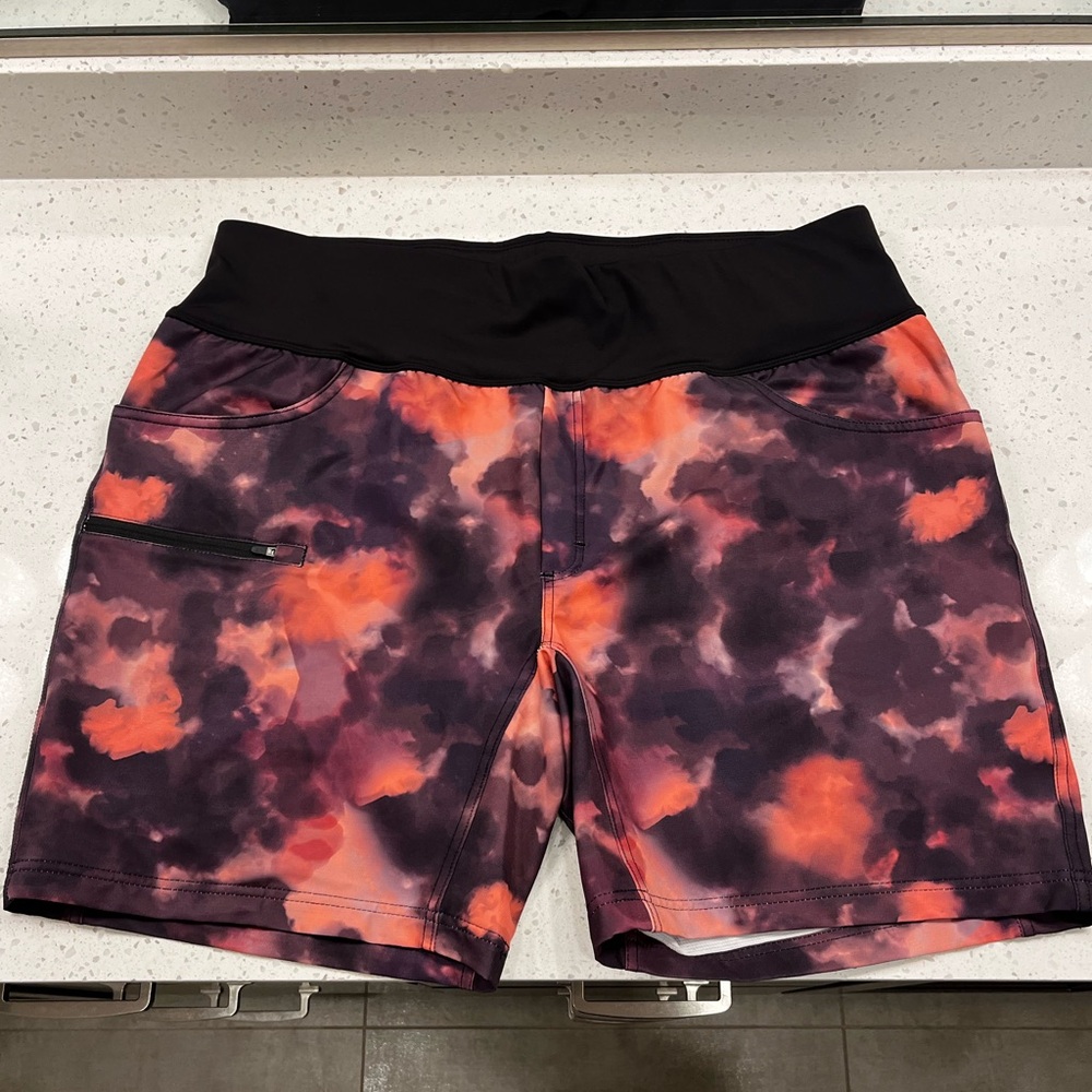 Shredly Limitless 7" Stretch Waistband High-Rise Short - Size 16